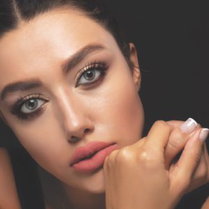 لنز طبی رنگی وگا گری