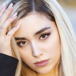 عسلی آناستازیا